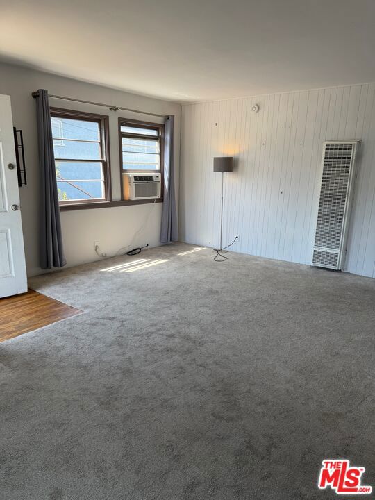 507 E Grand Avenue Property Photo 10