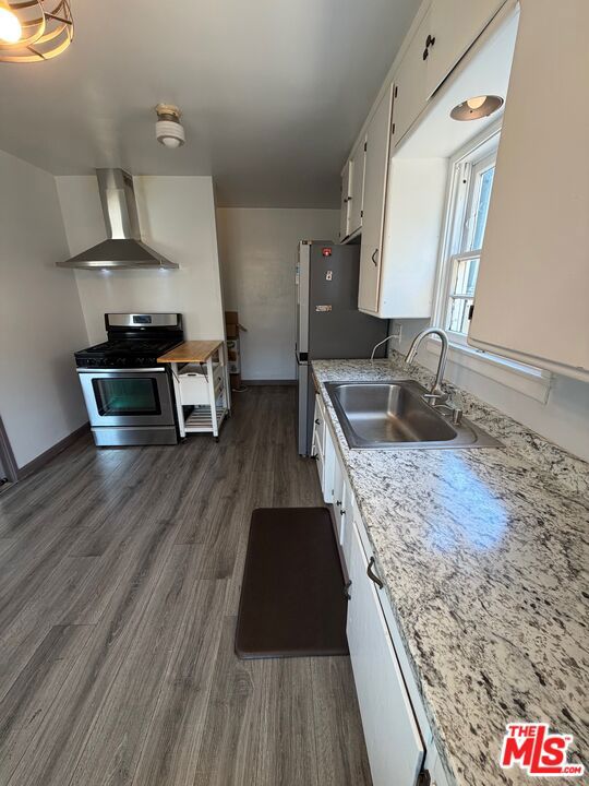 507 E Grand Avenue Property Photo 12
