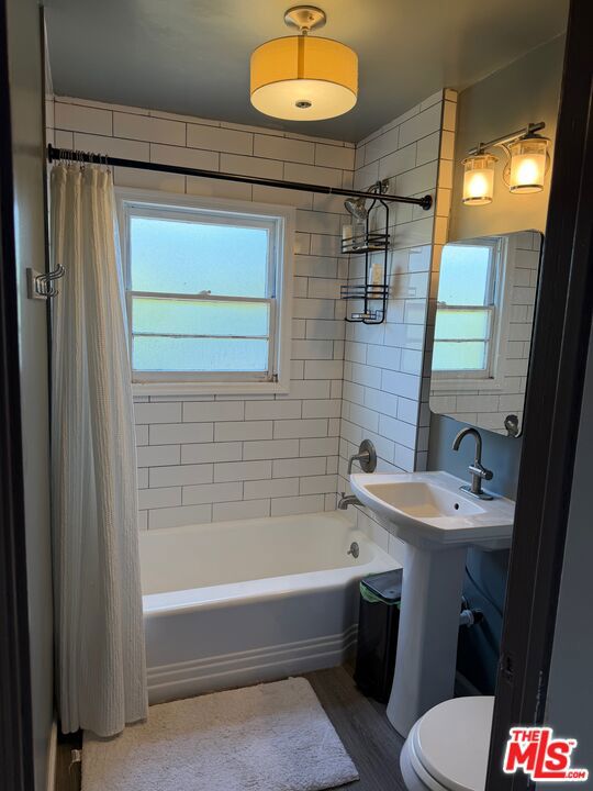 507 E Grand Avenue Property Photo 13