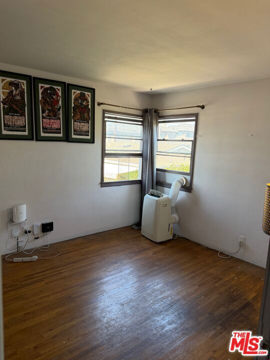 507 E Grand Avenue Property Photo 16