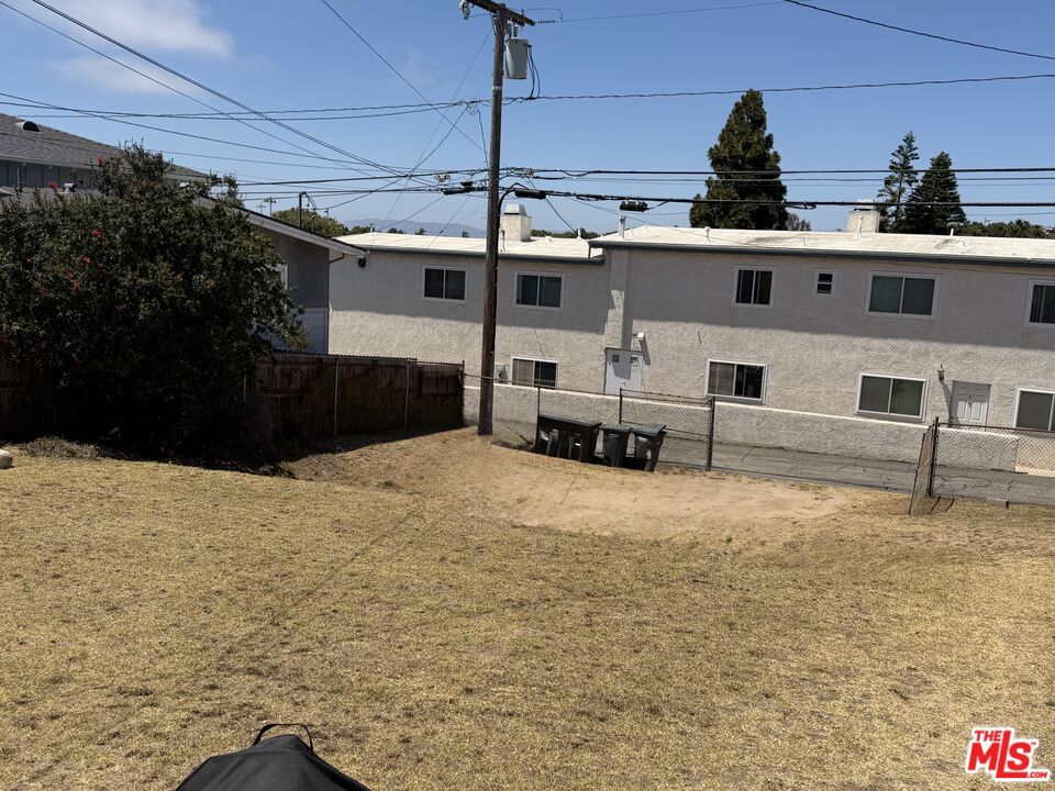 507 E Grand Avenue Property Photo 17