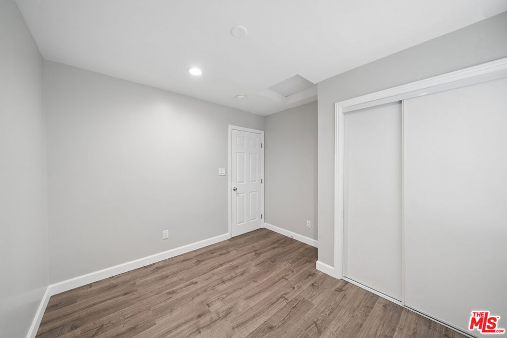1545 W 23rd Street Property Photo 11