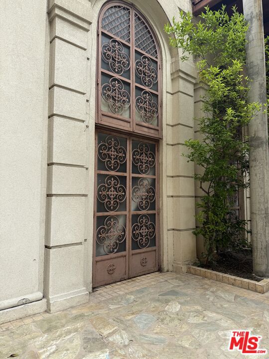 6757 W Hollywood Boulevard Property Photo 3