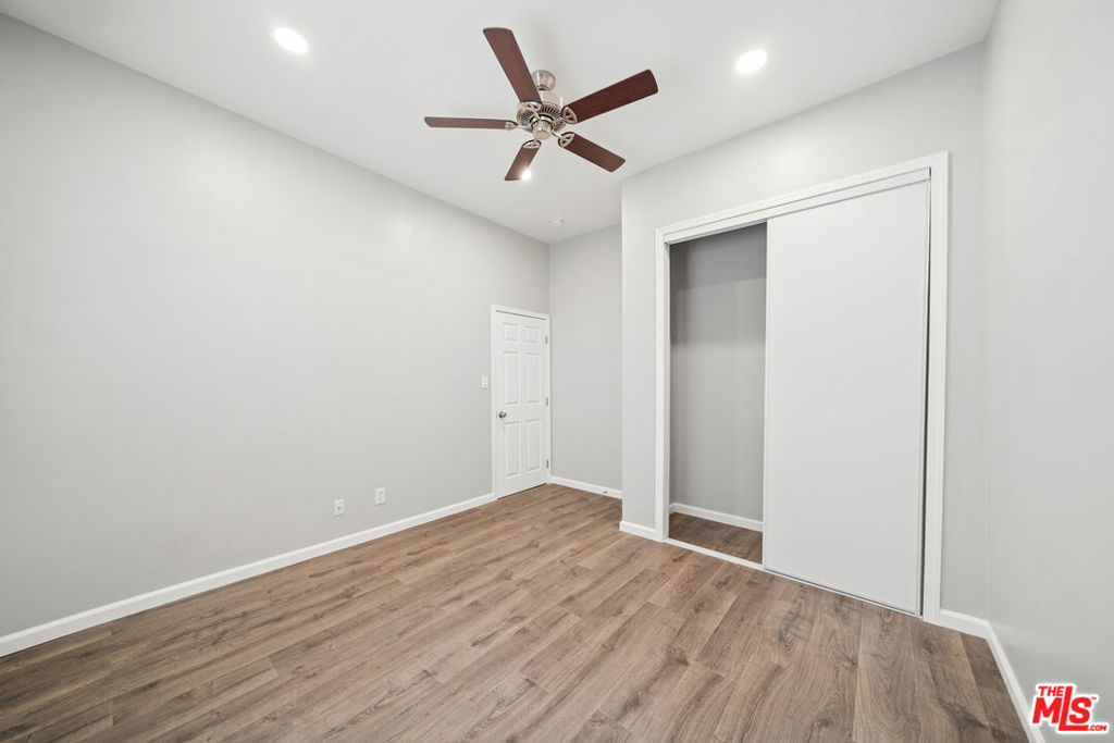 1543 W 23rd Street Property Photo 10