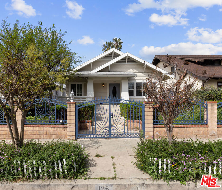 135 S Dillon Street Property Photo 2