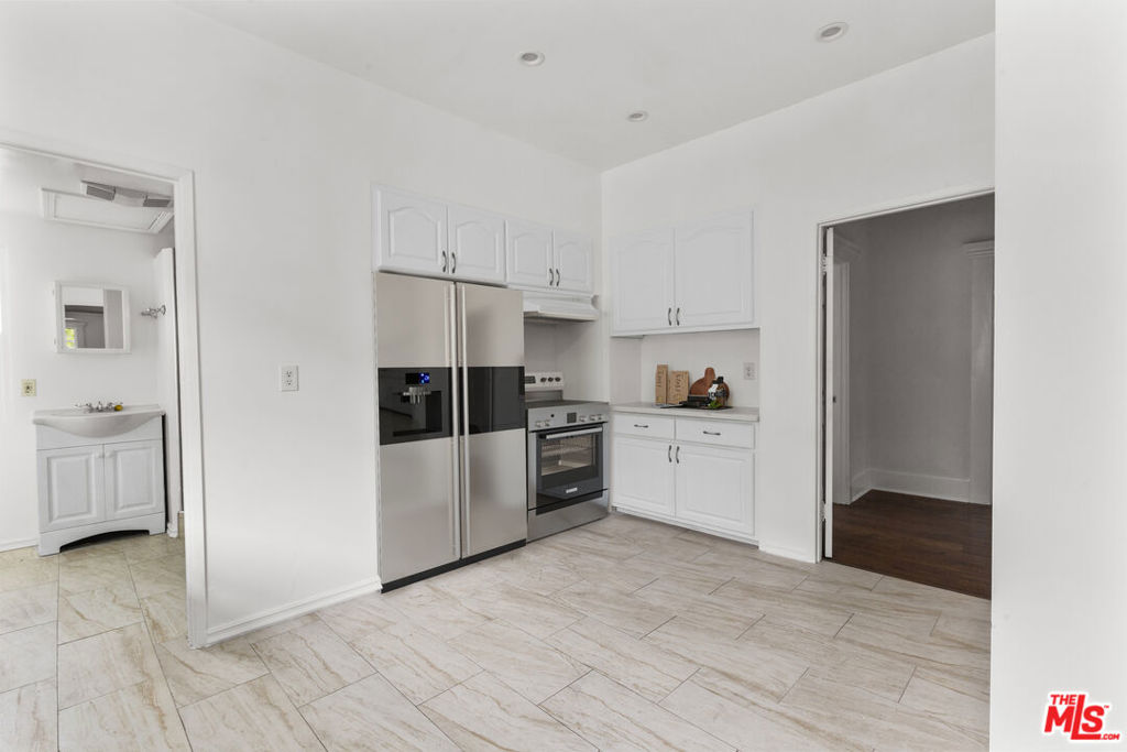 135 S Dillon Street Property Photo 6