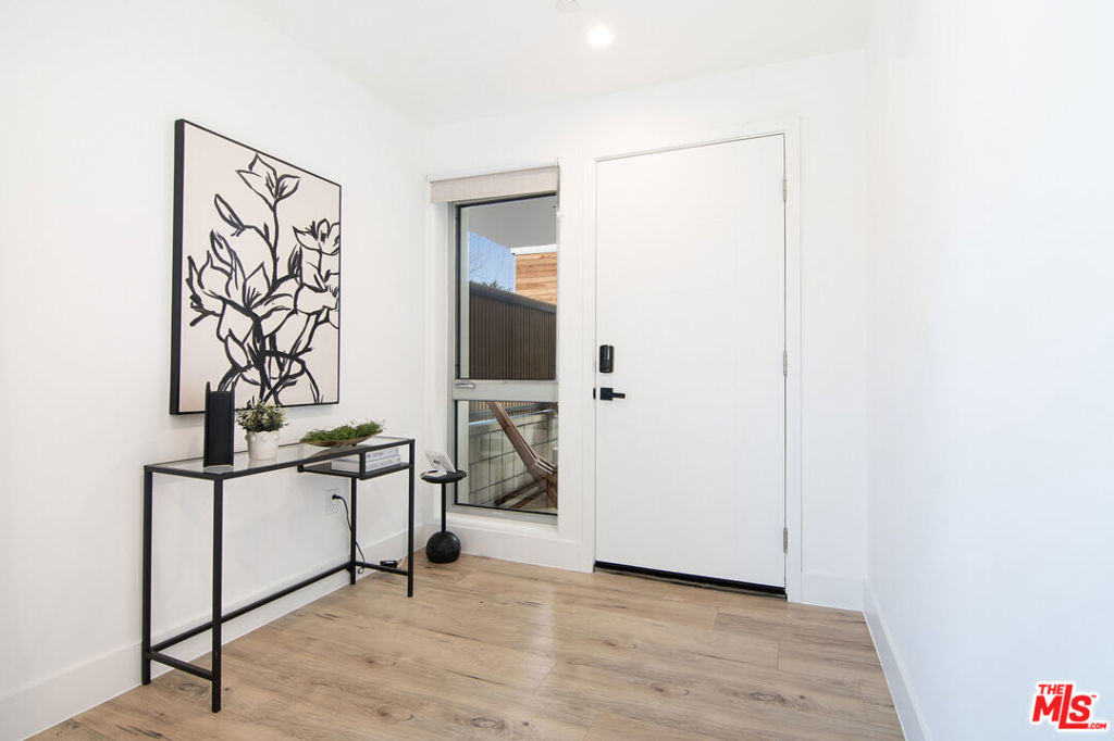 1236 N Fairfax Avenue 1 Property Photo 5