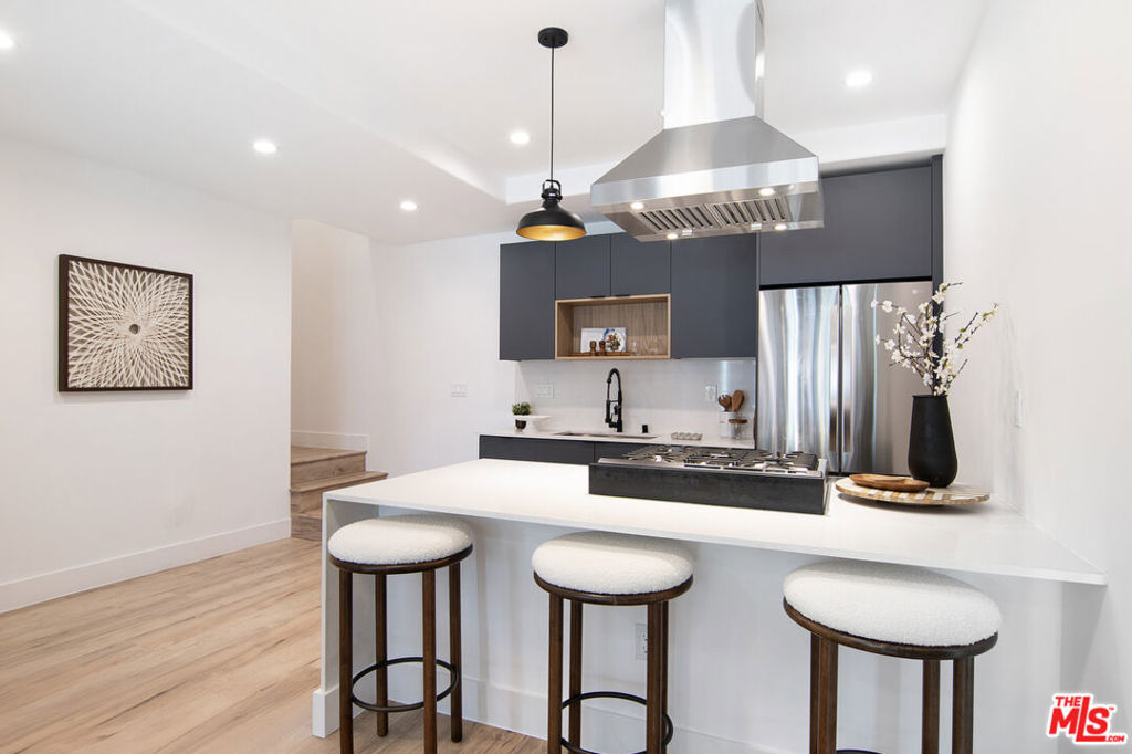 1236 N Fairfax Avenue 1 Property Photo 8