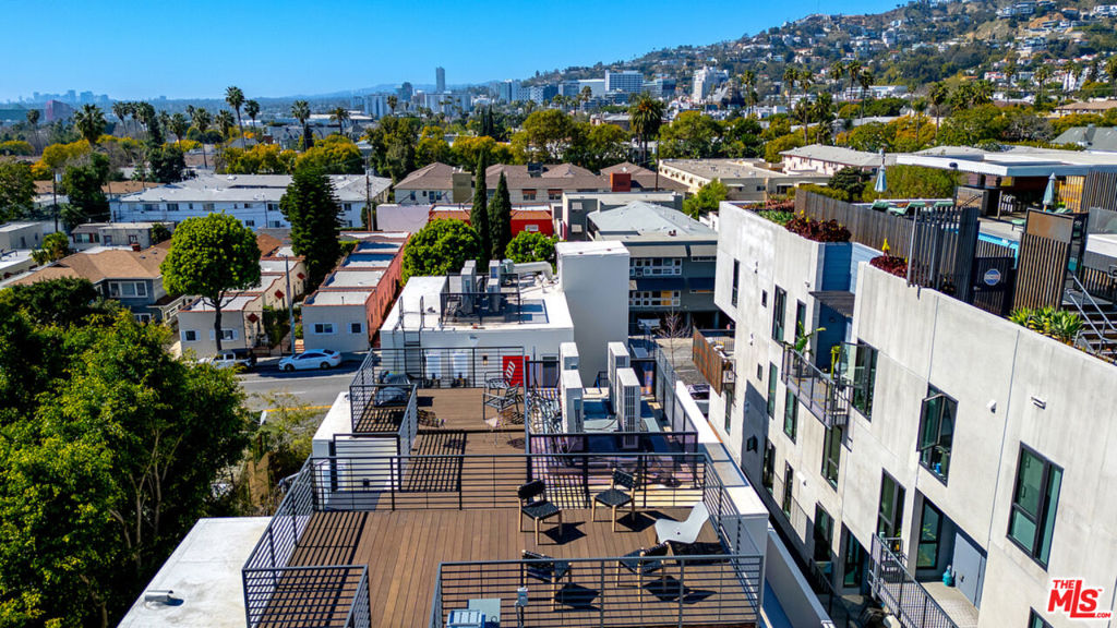 1236 N Fairfax Avenue 1 Property Photo 17