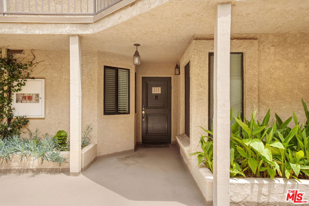 1942 Grace Avenue 217 Property Photo 25