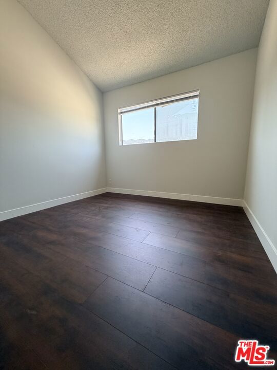 2809 Montrose Avenue 10 Property Photo 26