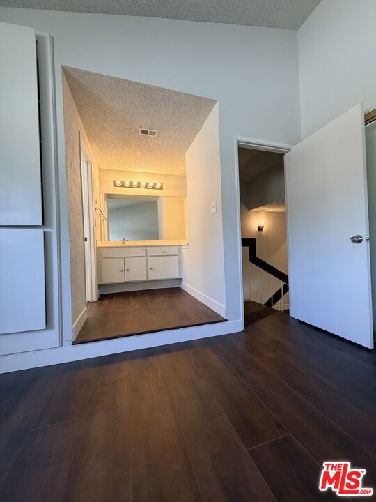 2809 Montrose Avenue 10 Property Photo 32