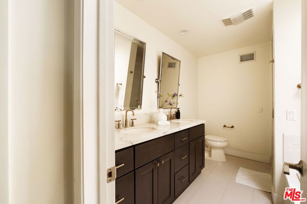 8455 Fountain Avenue 504 Property Photo 19