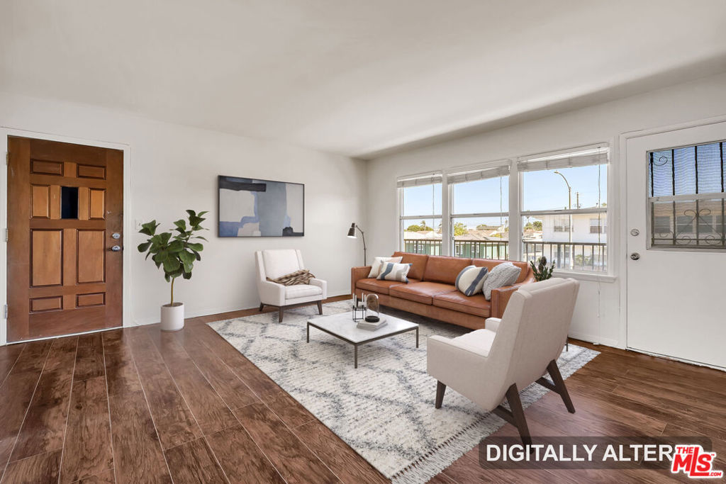 3311 3/4 W 77th Street Property Photo 2