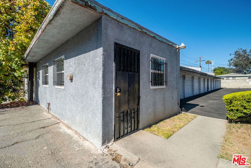 3311 3/4 W 77th Street Property Photo 13