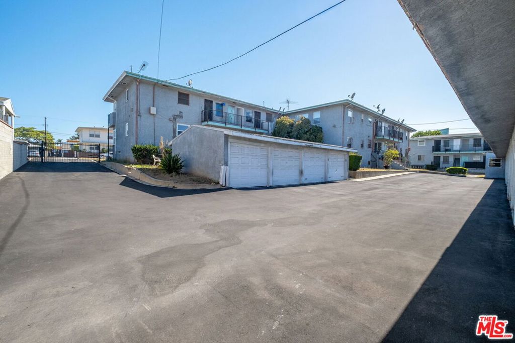 3311 3/4 W 77th Street Property Photo 14