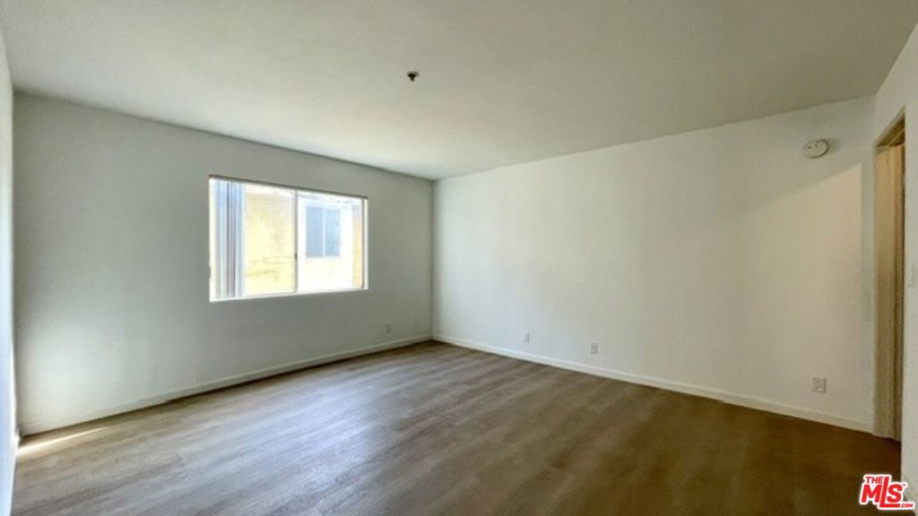 420 S Harvard Boulevard 301 Property Photo 9
