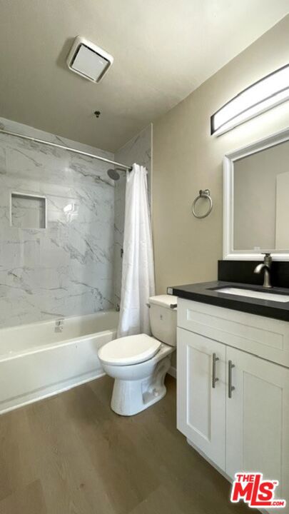 420 S Harvard Boulevard 301 Property Photo 11