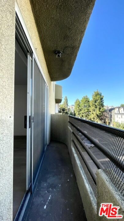 420 S Harvard Boulevard 301 Property Photo 13