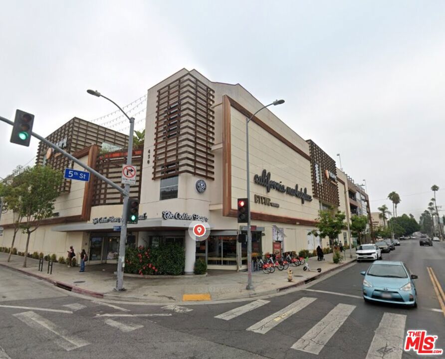420 S Harvard Boulevard 301 Property Photo 16