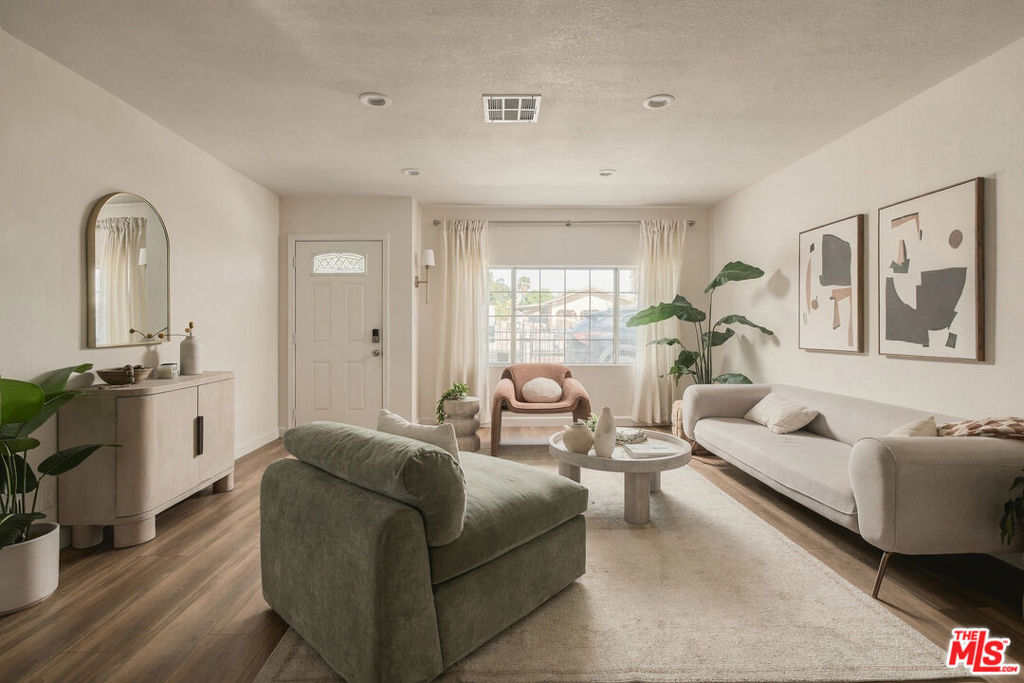 13126 Terra Bella Street Property Photo 4