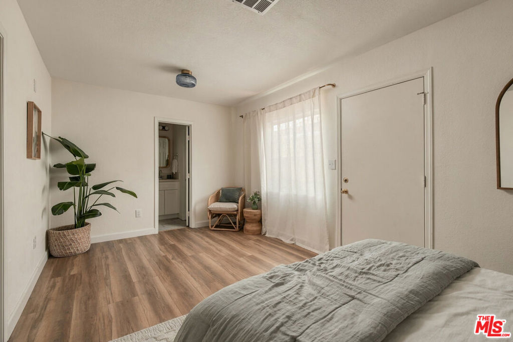 13126 Terra Bella Street Property Photo 12