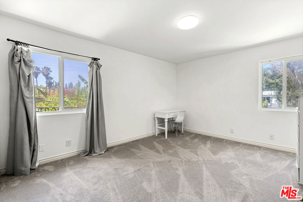 4555 Don Pio Drive Property Photo 34
