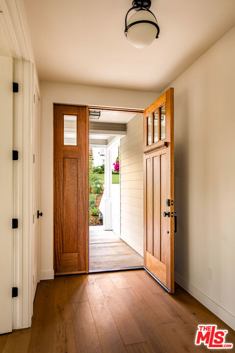 924 E Poppyfields Drive Property Photo 3