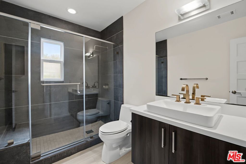 175 Barlock Avenue Property Photo 18