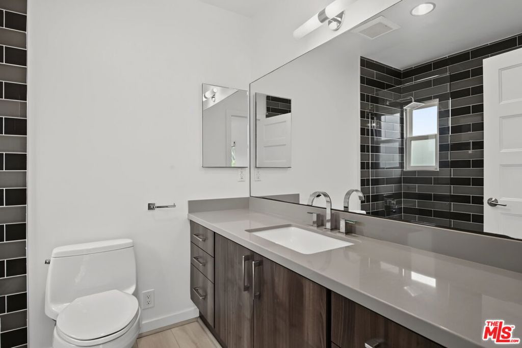 175 Barlock Avenue Property Photo 21