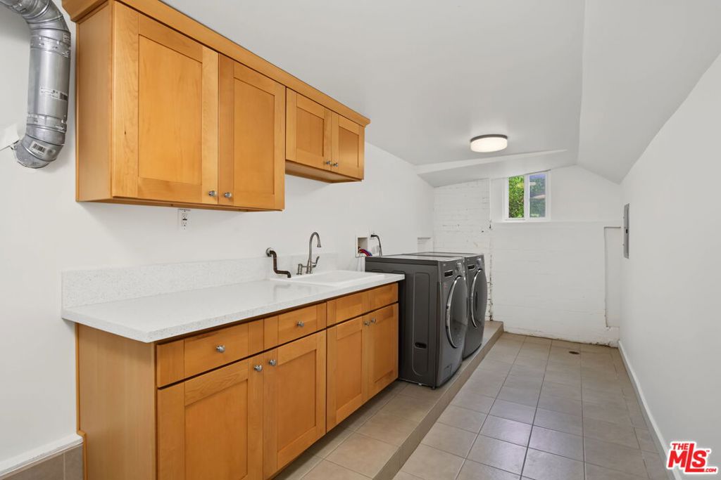 175 Barlock Avenue Property Photo 25