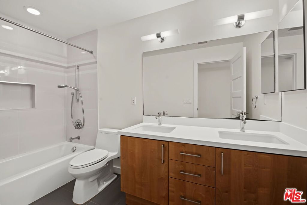 175 Barlock Avenue Property Photo 28
