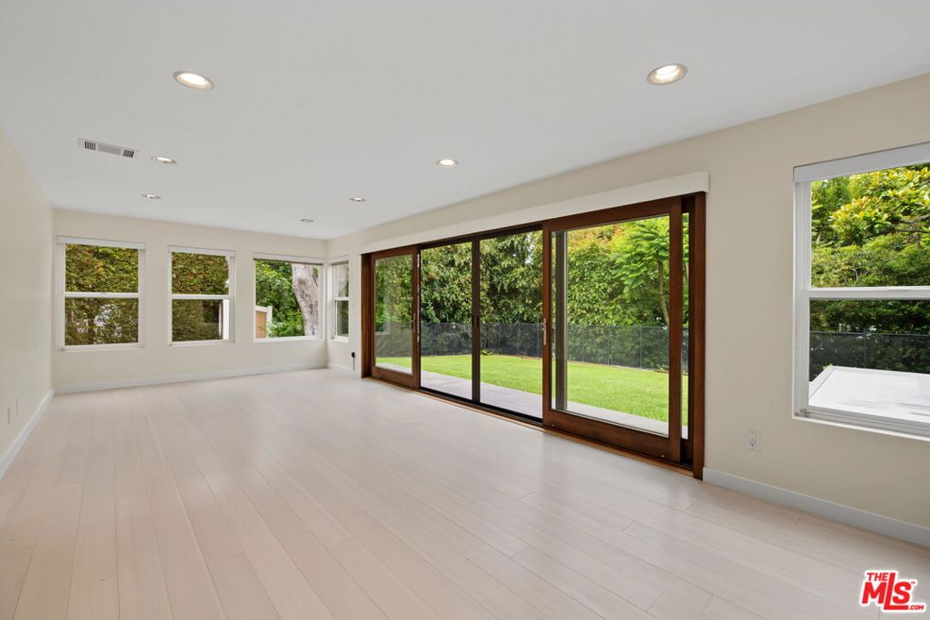 175 Barlock Avenue Property Photo 35