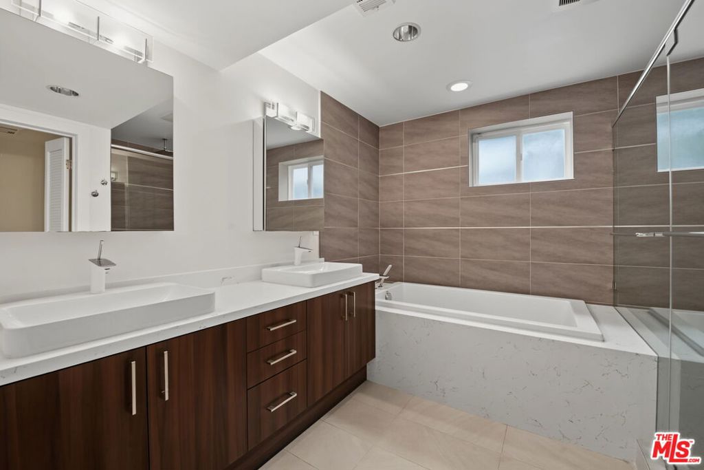 175 Barlock Avenue Property Photo 37