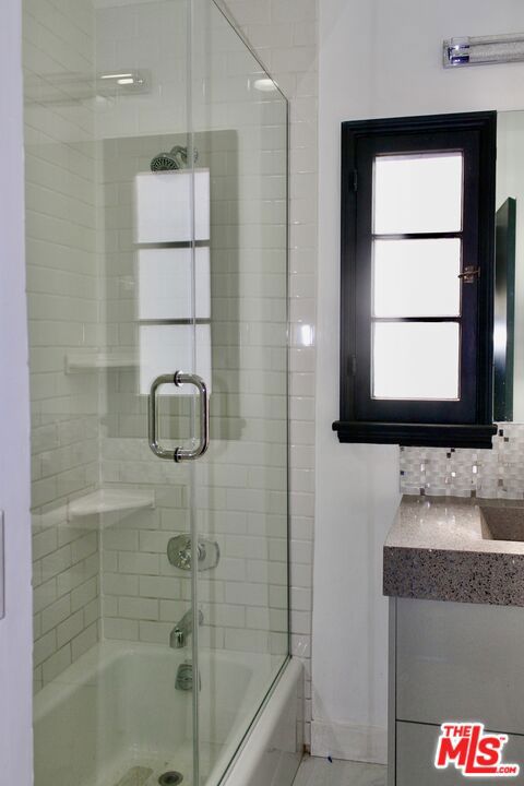 8216 Willoughby Avenue Property Photo 10