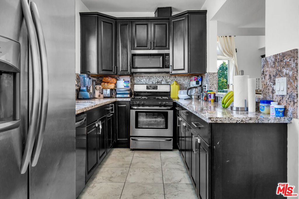 1481 S Shenandoah Street 101 Property Photo 5