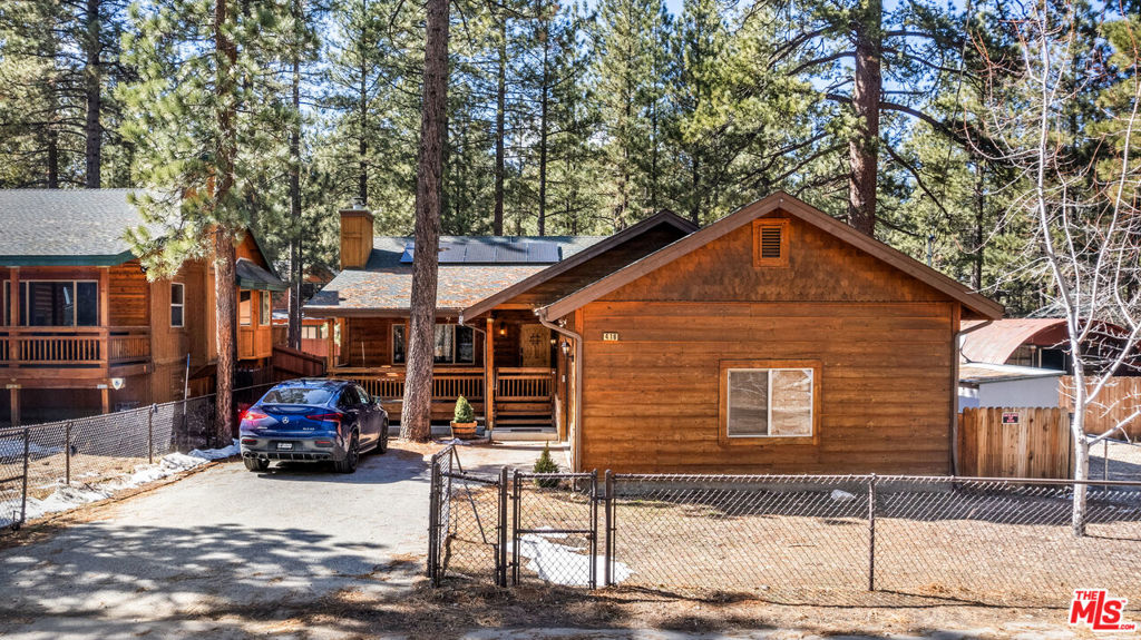 416 Mountainaire Lane Property Photo 2