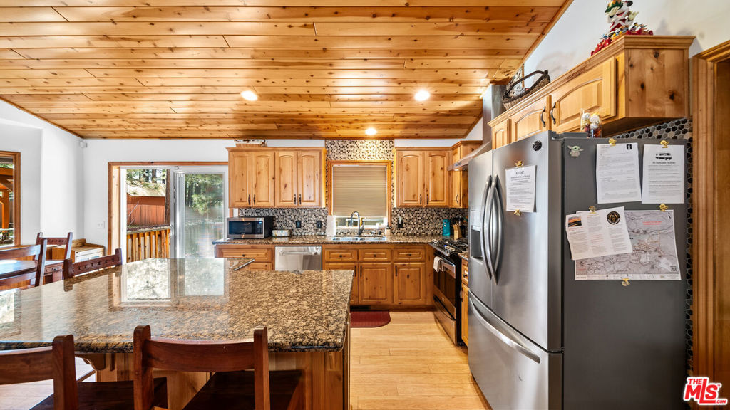 416 Mountainaire Lane Property Photo 13