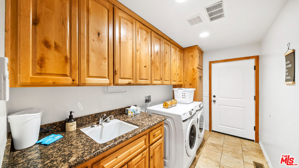 416 Mountainaire Lane Property Photo 18