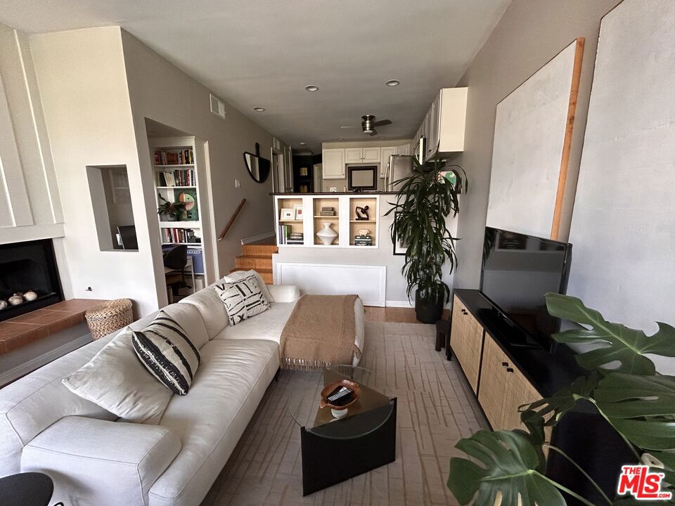 7239 Marina Pacifica Drive S Property Photo 2