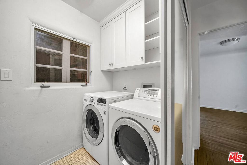 333 S Roxbury Drive Property Photo 4