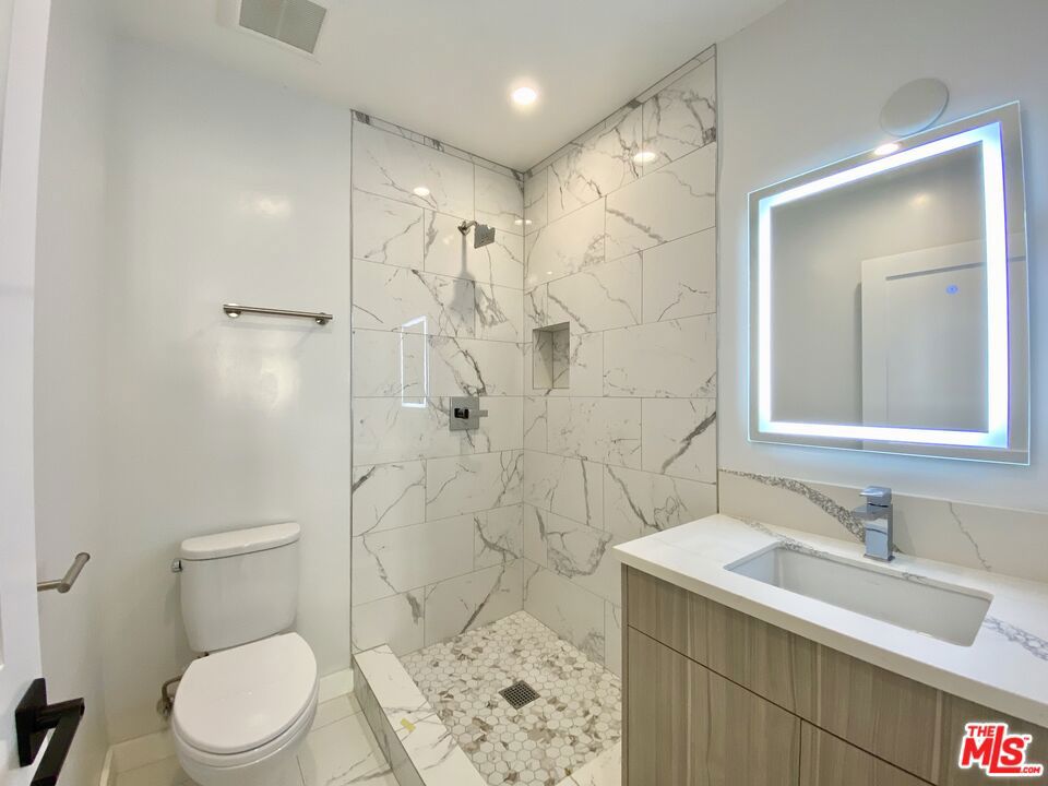 3207 W 3rd Street 3 Property Photo 13