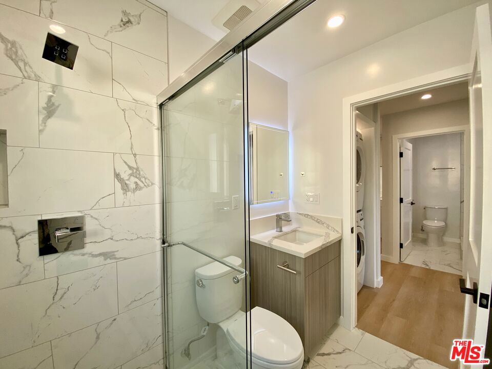 3207 W 3rd Street 3 Property Photo 16