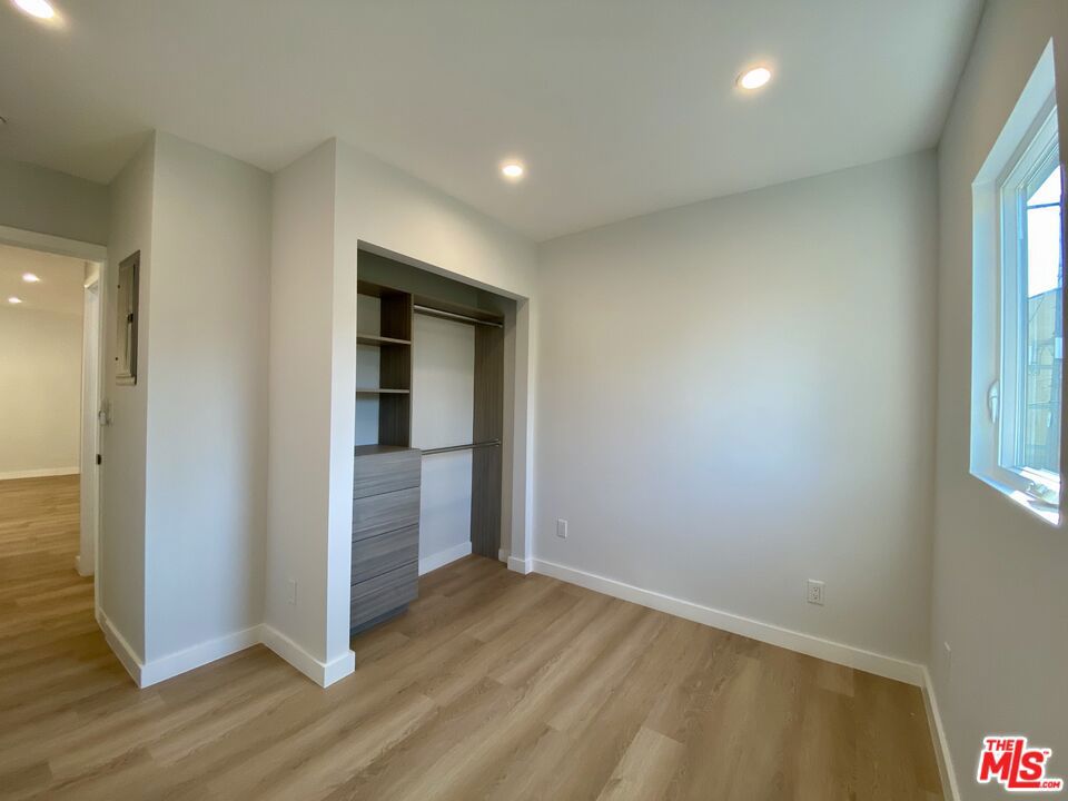 3207 W 3rd Street 3 Property Photo 17