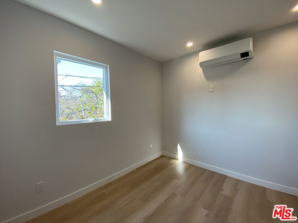 3207 W 3rd Street 3 Property Photo 18