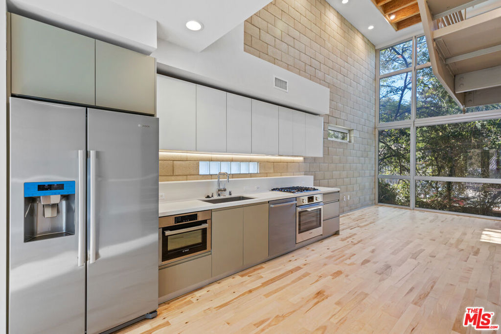 3450 Cahuenga Boulevard 801 Property Photo 1