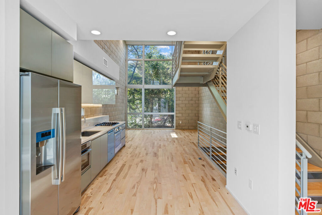 3450 Cahuenga Boulevard 801 Property Photo 5