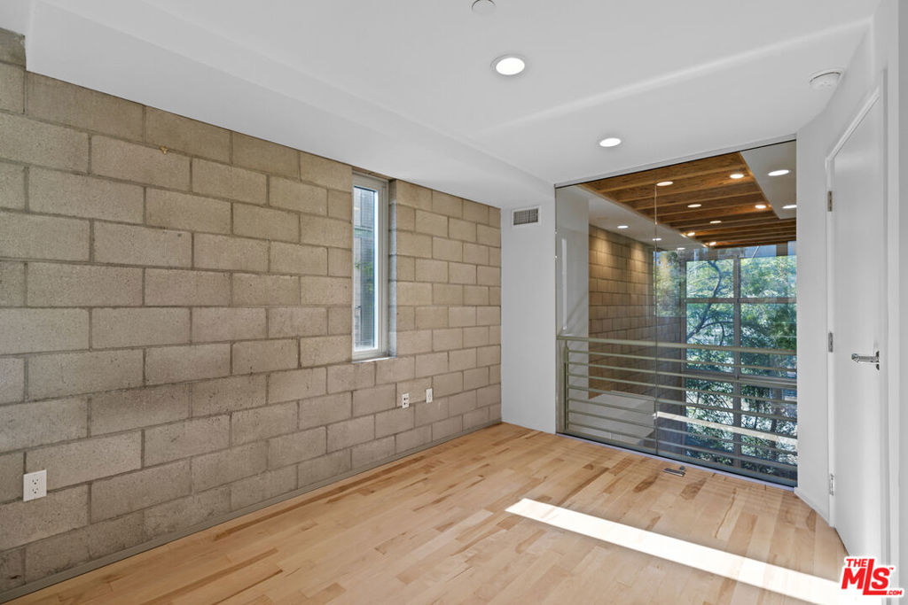 3450 Cahuenga Boulevard 801 Property Photo 10