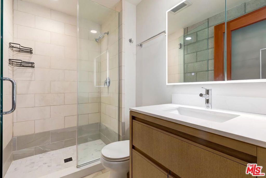 3450 Cahuenga Boulevard 801 Property Photo 13