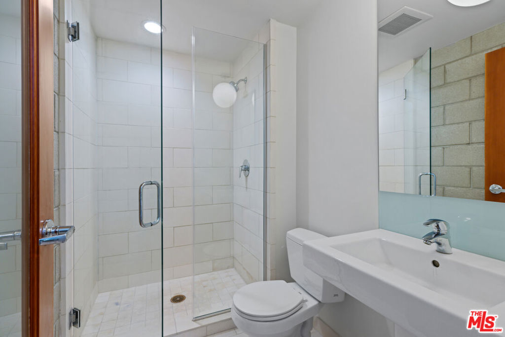 3450 Cahuenga Boulevard 801 Property Photo 14